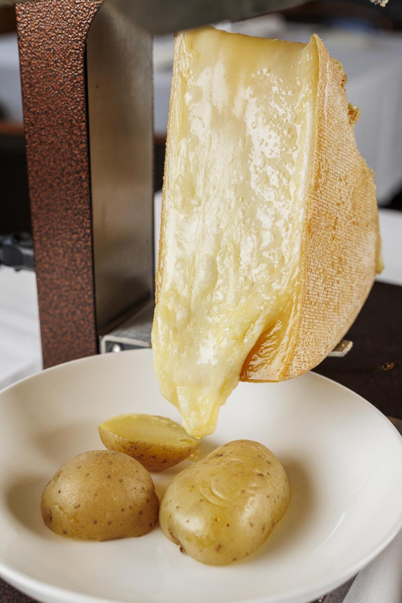 Salin & Mountain Hotel